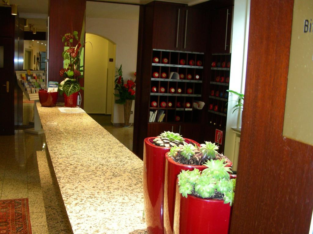 Hotel Astoria フランクフルト エクステリア 写真