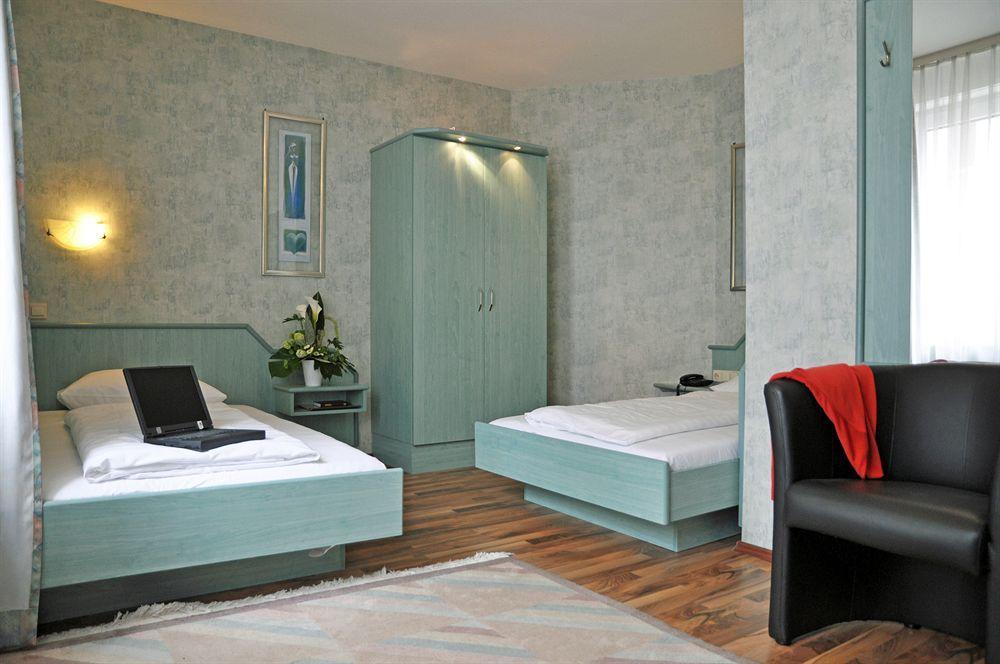 Hotel Astoria フランクフルト エクステリア 写真