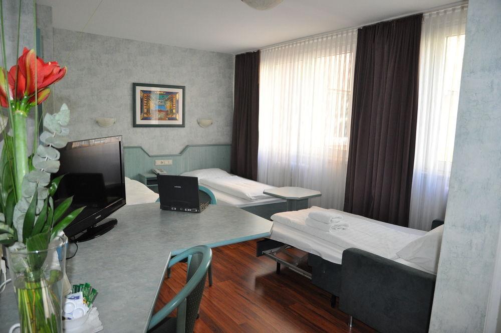 Hotel Astoria フランクフルト エクステリア 写真