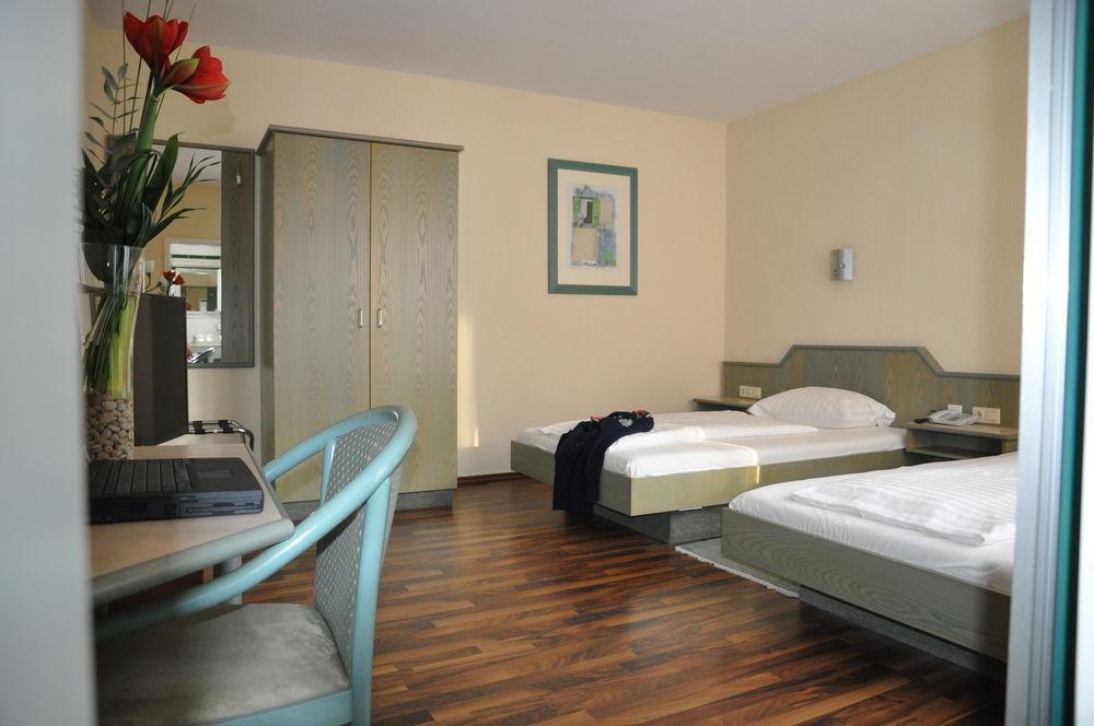 Hotel Astoria フランクフルト エクステリア 写真