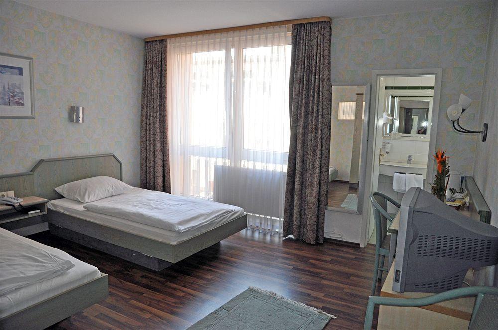 Hotel Astoria フランクフルト エクステリア 写真