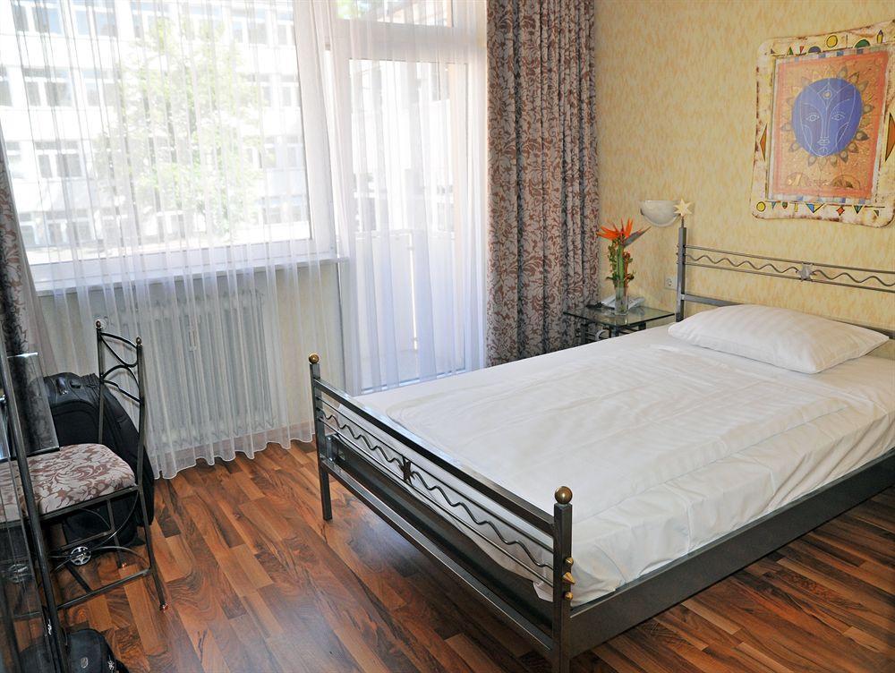 Hotel Astoria フランクフルト エクステリア 写真
