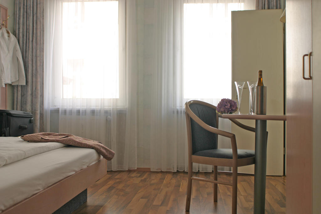 Hotel Astoria フランクフルト 部屋 写真