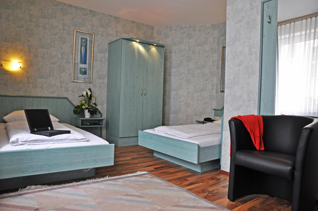 Hotel Astoria フランクフルト エクステリア 写真
